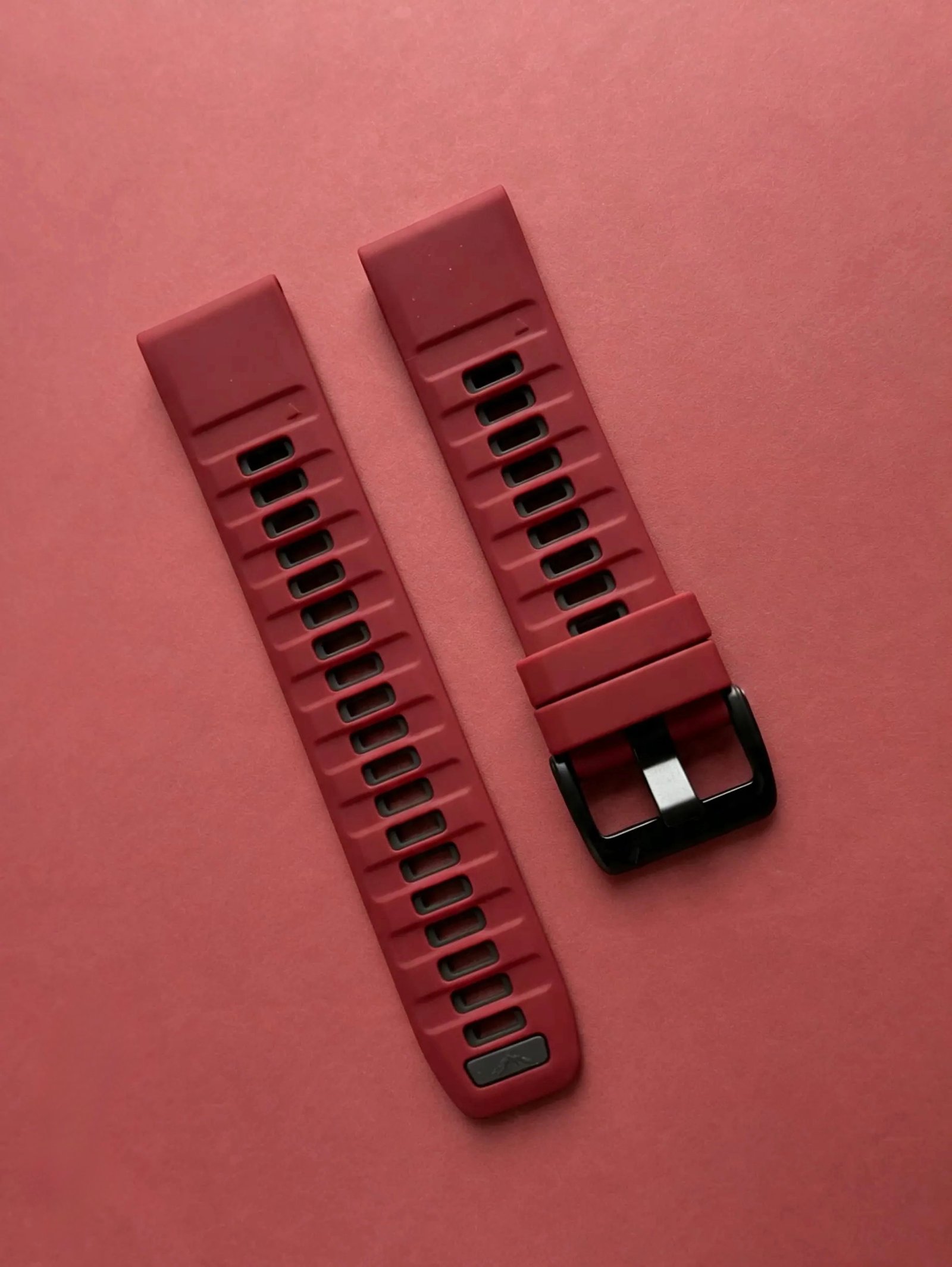 PULSO QUICKFIT ROJO VINO/ NEGRO  22 MM